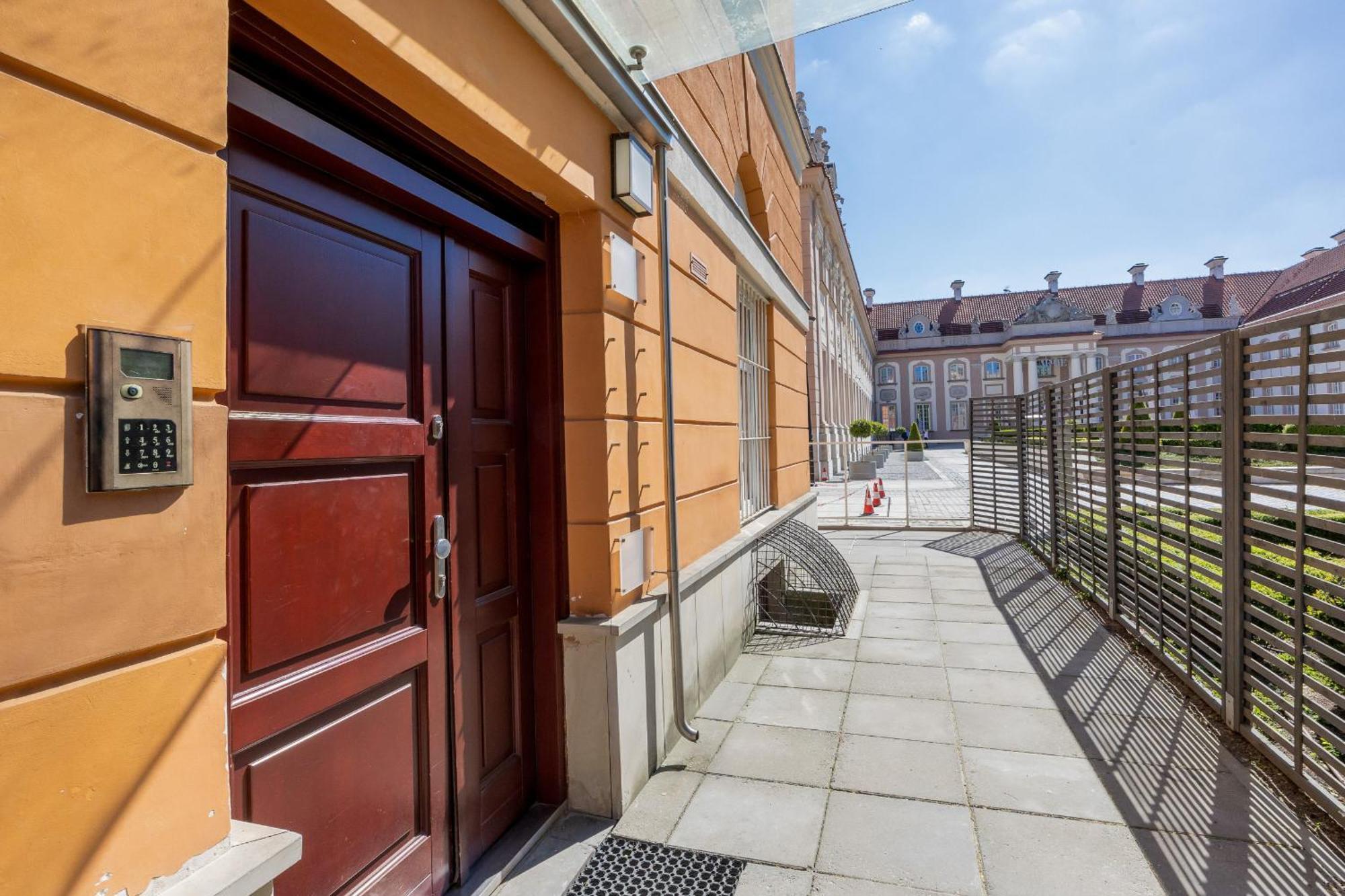 Apartament Heart Of The Old Town Royal By Renters